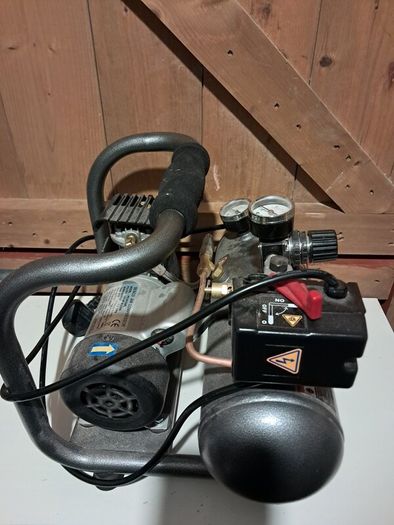 SENCO PC 1010 portable air compressor