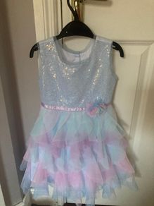 Girls dress