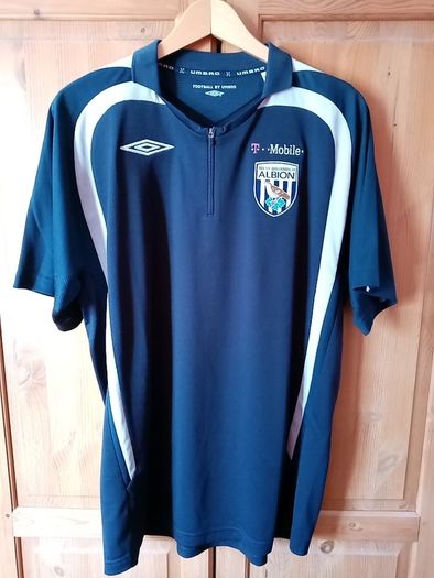 NEW. West Bromwich Albion training top, polo shirt. 06/07. Vintage 2006-07 UNWORN NEW WITH TAG . Size L Large. genuine Umbro WBA football training polo shirt top baggies premiership.