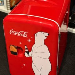 Coca-Cola Red Polar Bear Mini Fridge Thermoelectric Cooler/Warmer