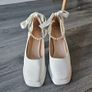 women shoe Image 4