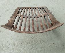 Cast Iron Fireplace Grate / Fire Basket Insert (Free To Collect)