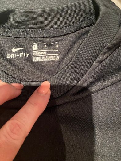 Boys black Nike tops