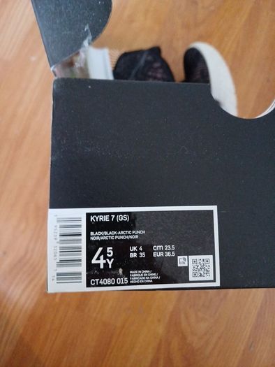 Size 4 kyrie 7 basketball runners