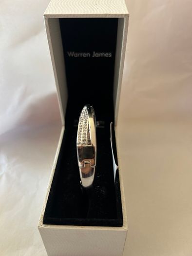 Warren James bangle with Swarovski crystals
