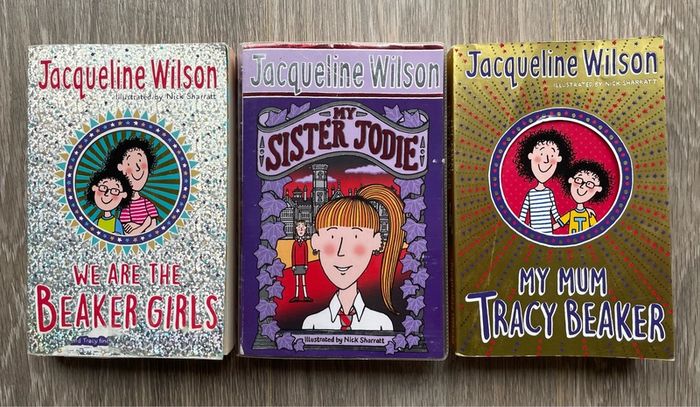 LOTS of Childrens Book Bundles - Football Books, Wimpy Kid, Cat Kid, Skulduggery Pleasant etc