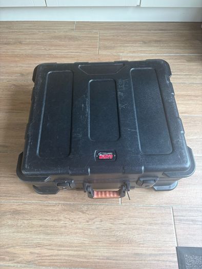 Allen & Heath QU-16 with case