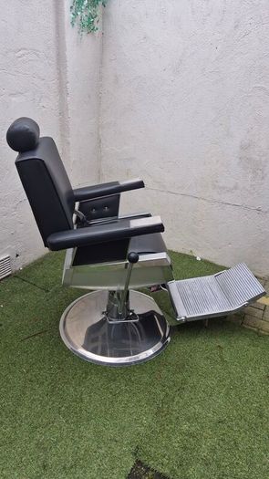 Barber chair