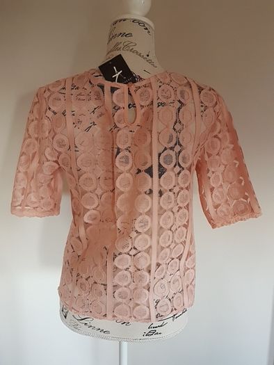 BNWT Size 8 Blush Top