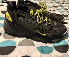 mens Nike runners size 9