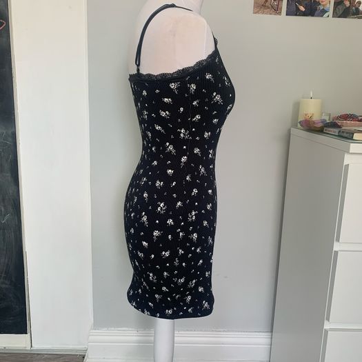 Ladies floral dress. Size S