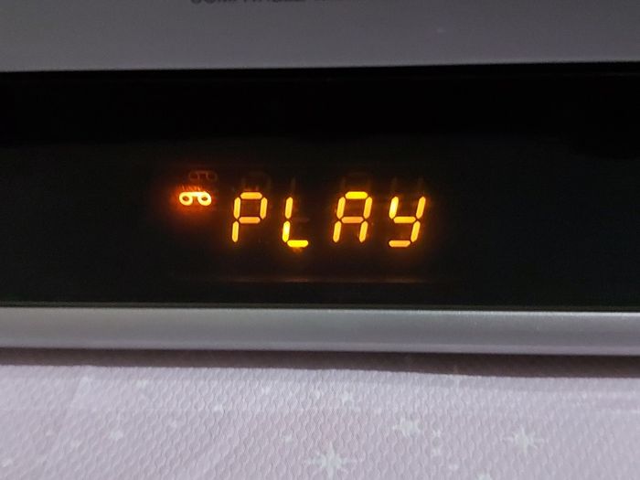 DAEWOO VHS Player, Silver, Model No. ST220PI, in excellent condition, seems to be working fine