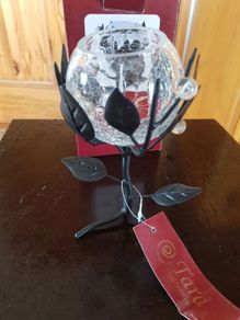 Tara tea light holder