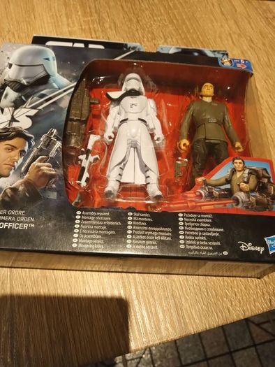 Star Wars Snow Trooper Officer And Poe Dameron