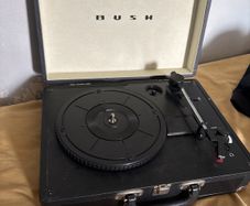 Bush classic turntable - black