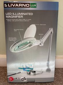 LED illuminated magnifier