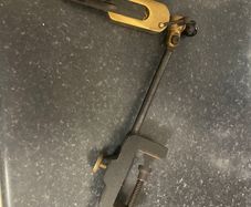 Fly tying clamp