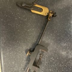 Fly tying clamp