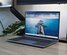 HP ZBook Firefly 14 G11 | Ryzen 7 Pro 8840HS | 16GB | 512gb