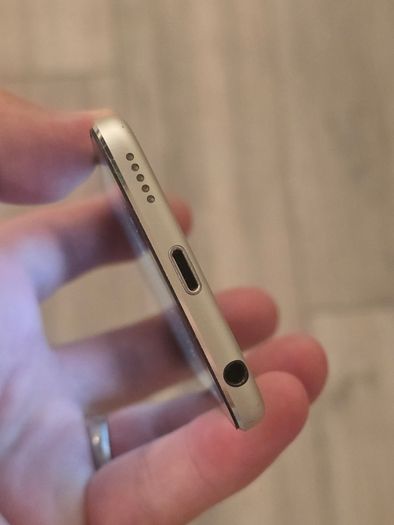 iPod Touch 5th Gen 16gb (Free Post)