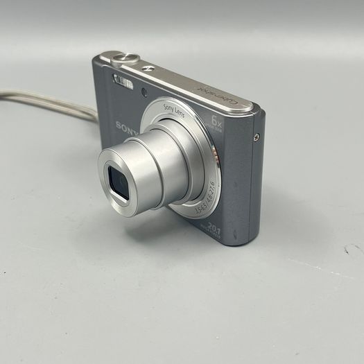 Sony Cyber-shot DSC-W810 20MP Digital Camera Silver - Full Kit - 32GB SD