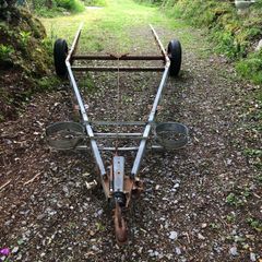 Trailer chassis and wheels