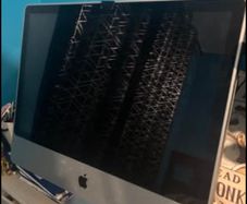 24" Apple iMac (A1225) - Garage Find - Powers On / For Parts