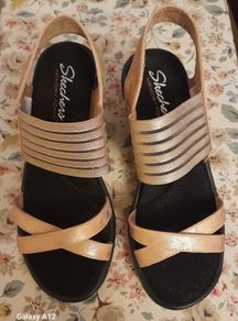 New sketcher sandals size 5