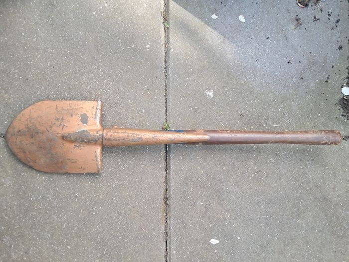 Japanese Folding Trench Shovel