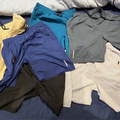 M size They are still new i just got them and they are kinda  bigger for me