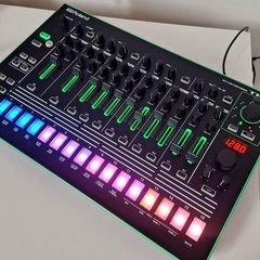 Roland TR 8 Rhythm Performer Drum Machine Excellent Condition