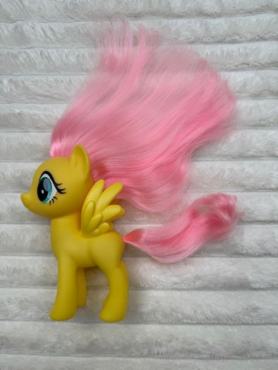 Hasbro My Little Pony Fluttershy Yellow Pink Butterfly Brushable G4 MLP 2016 Used Please see photos