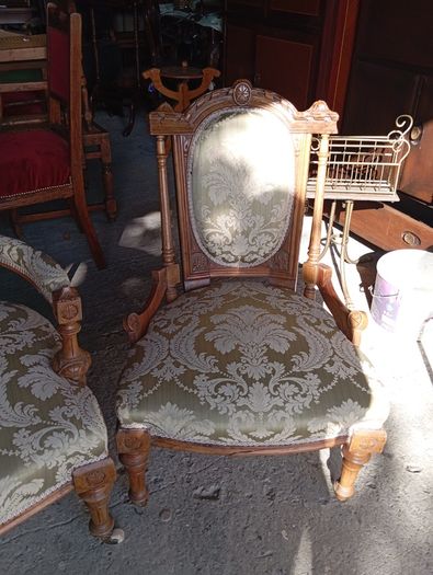 Antique ladies chair