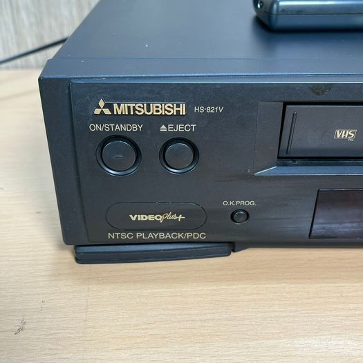Mitsubishi HS-821V Video Cassette Player With Remote
