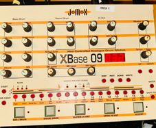 Jomox XBase 09 analog 909-clone drum machine