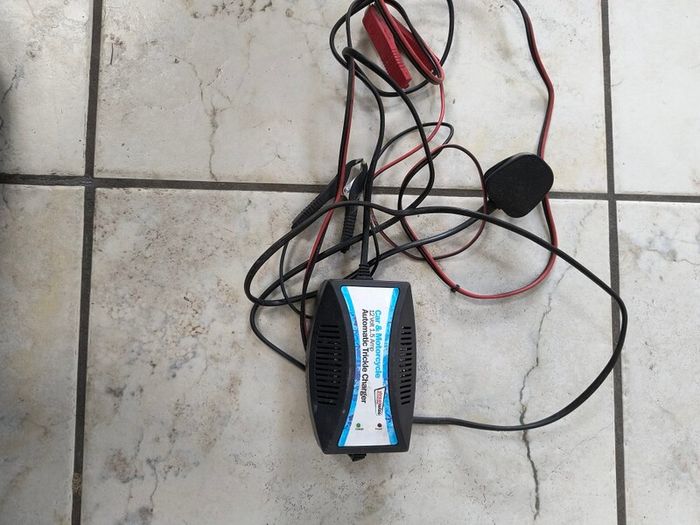 Car + Motorcycle trickle charger