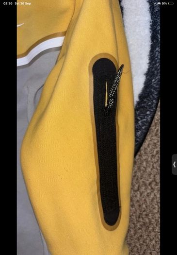 Nike Tech Fleece Zip Up Medium
