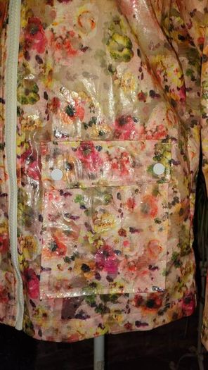 Topshop Womens Multicoloured Floral Rain Coat Size 10 Perfect for festival season