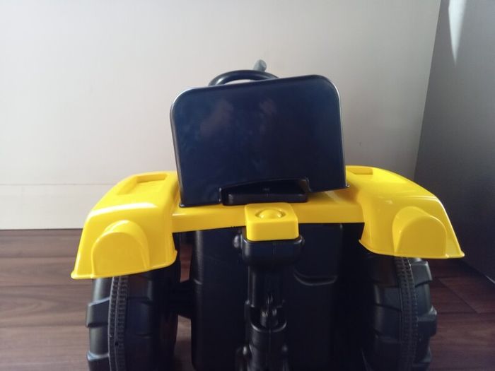 Kids Pedal Tractor Ride-On (Yellow/Black)