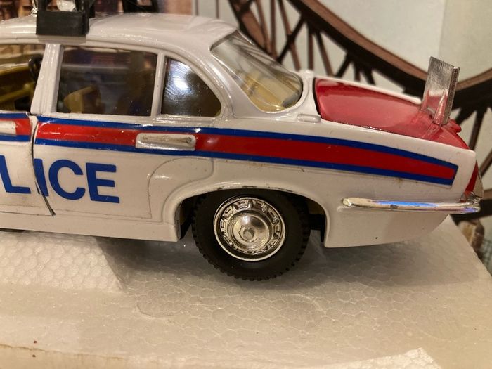 Jaguar XJ 4.2 Police year 1978 1/25