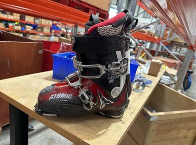 Mens ski boots - Atomic, size 10