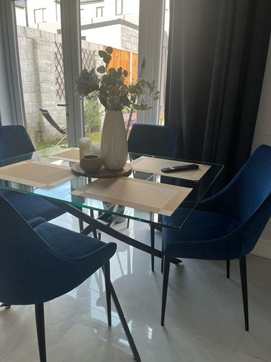 Dining Table & 4 Chairs
