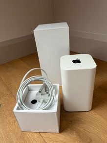 Apple Mac AirPort Time Capsule 2TB / Perfect for Mac backup / Wi-Fi Router