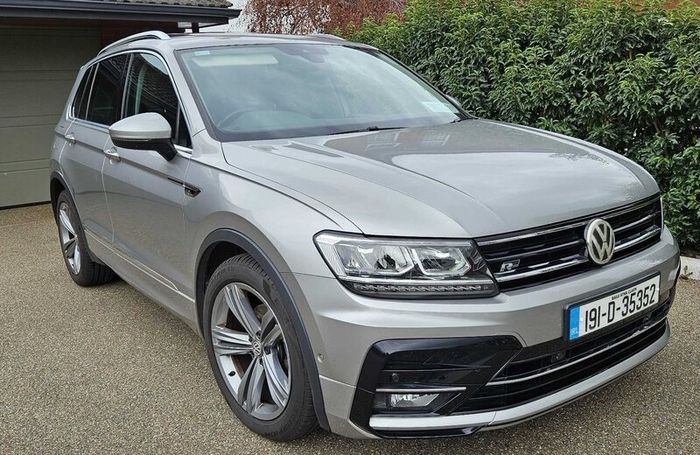 Volkswagen  R-line Tiguan 2019  + Pan Sunroof