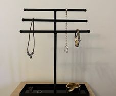 Jewellery stand/holder/organizer for necklaces, bracelets, rings, etc.