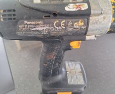Half inch impact gun
