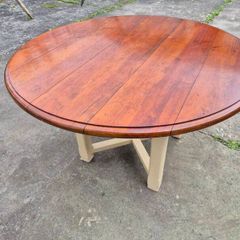Table chalon