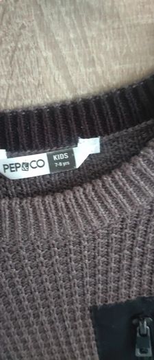 Sweater 7/8 years old barely worn with zip pocket