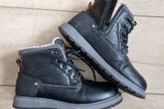Boys boots UK 3