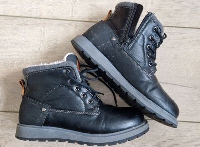 Boys boots UK 3